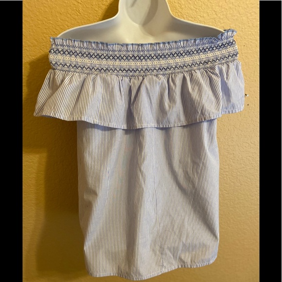 Off the shoulder top - Picture 3 of 3